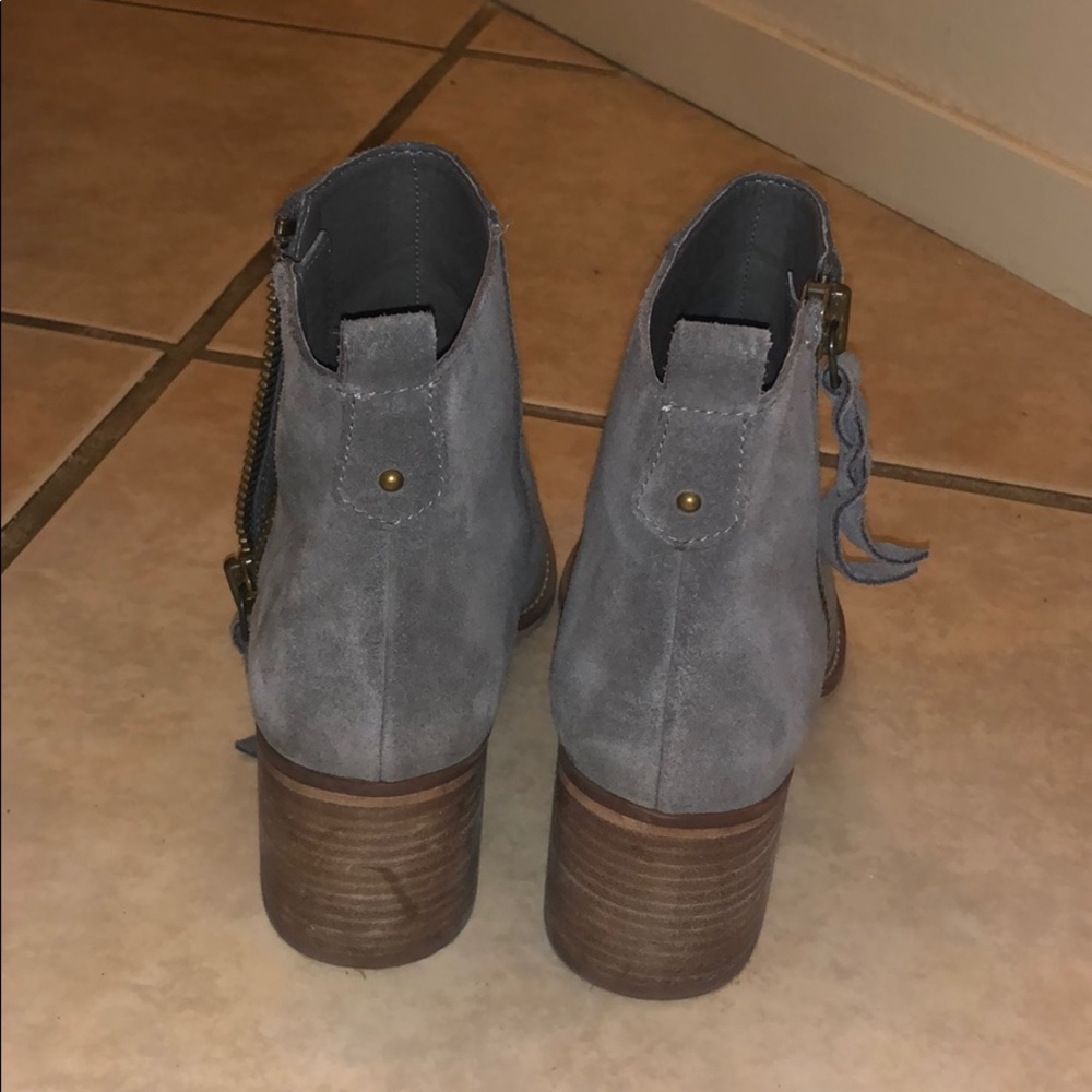 Shoes - Picture 3 of 4